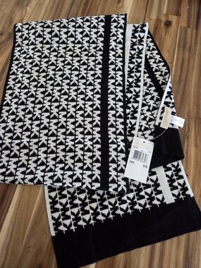 Michael Kors Black and White MK Jacquard Knit Scarf
